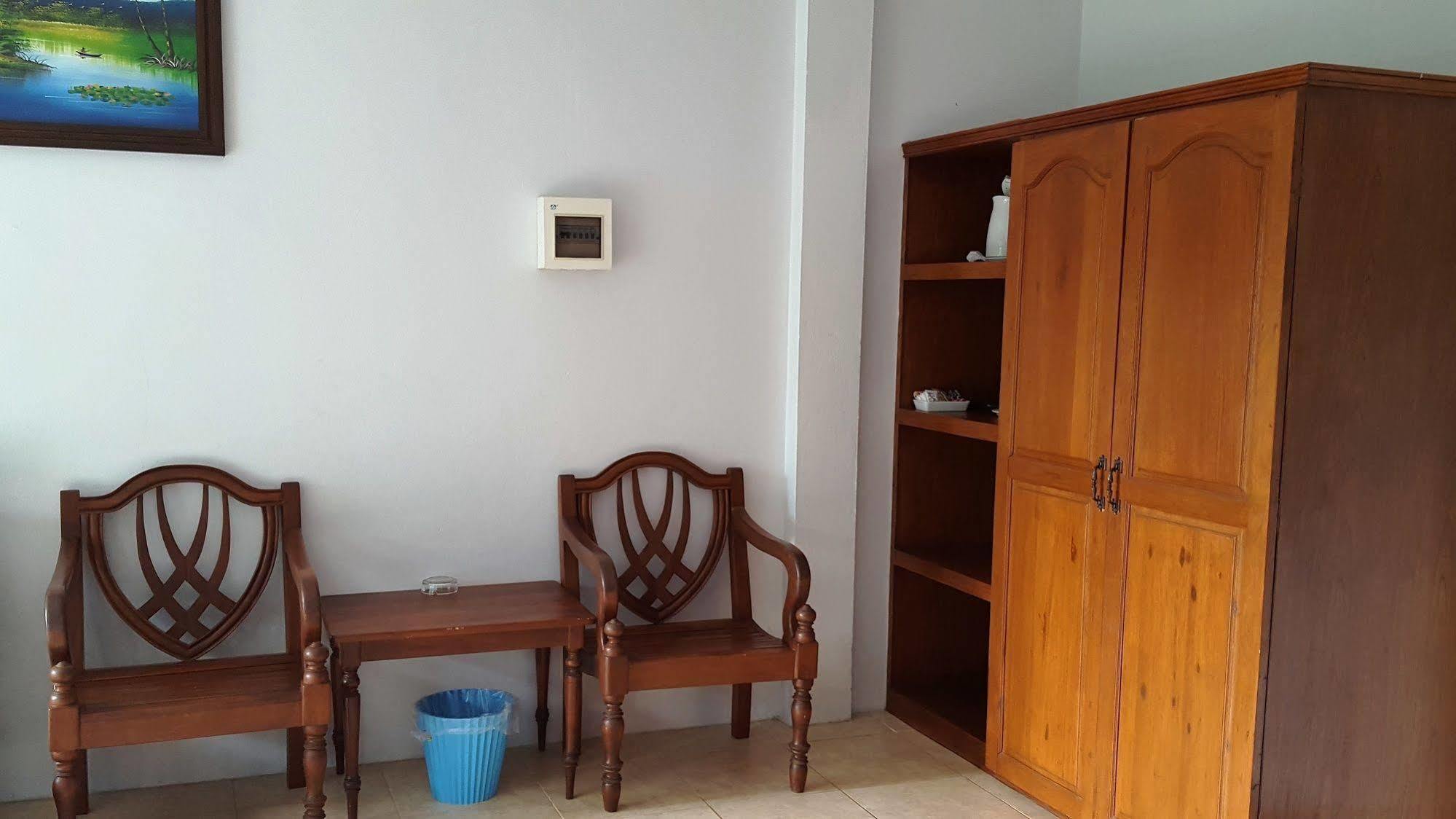 Holiday Guest House Чавенг Бийч Екстериор снимка